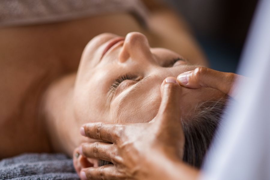 ANTI AGE VISO – CON PRODOTTO ACQUE ALBULE®